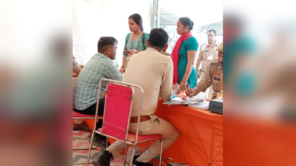 Meerut: A miscreant snatched the mangalsutra of a woman who had come to listen to Pandit Dhirendra Shastri