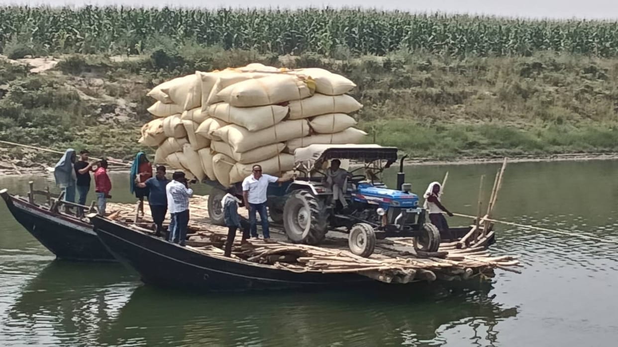Bihar 15 thousand population of three villages in Khagaria are dependent on Chachari bridge since independence