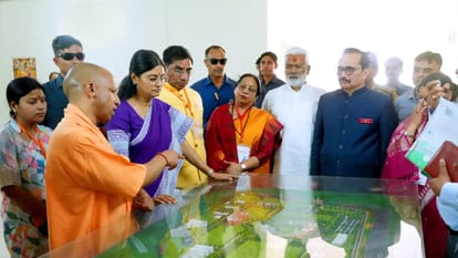 CM Yogi Adityanath in mirzapur said efforts on connect Vindhya and Vishwanath Dham with Ganga Expressway