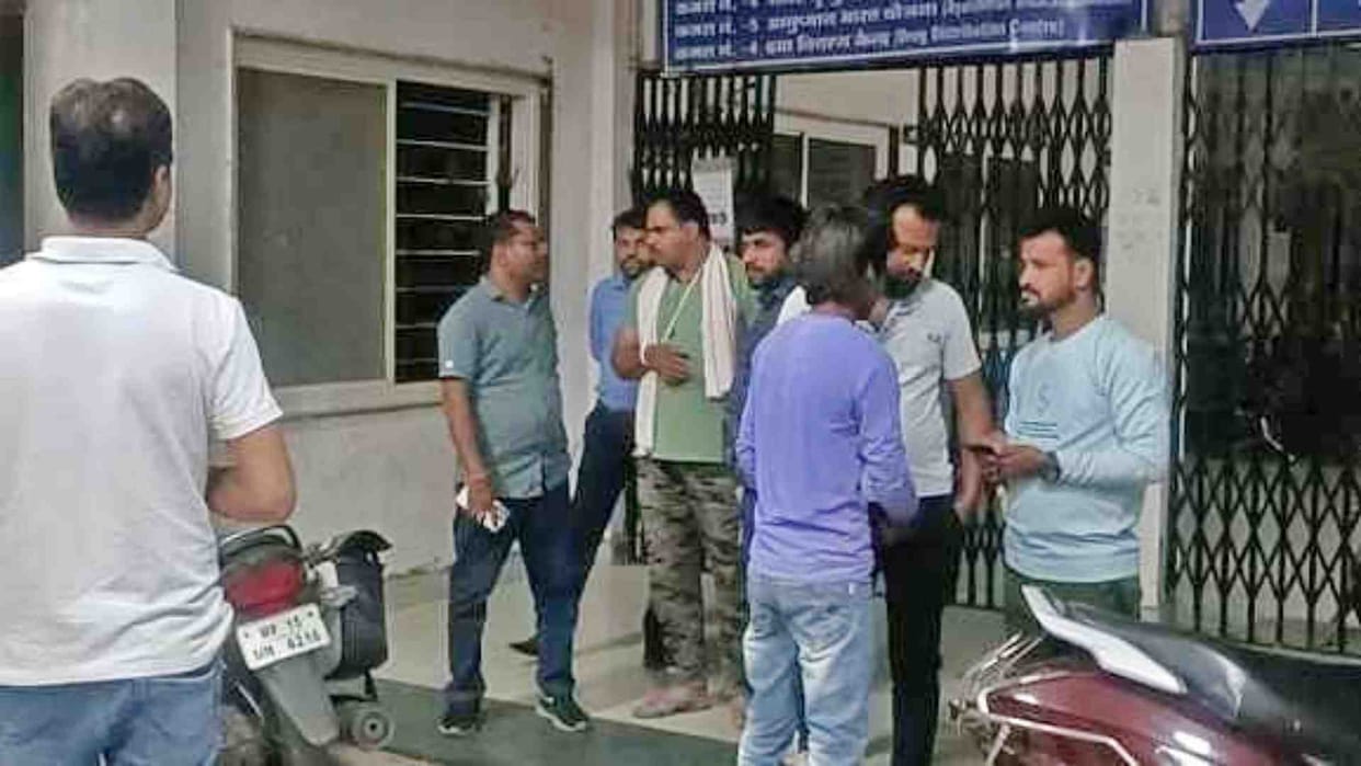 Sagar News: Stone pelting on police team that went to arrest warrantees