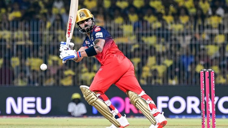 Virat Kohli in IPL Playoffs: प्लेऑफ में जब-जब कोहली ने 30+ रन बनाए, RCB की टीम हारी, 15 पारियों में दो अर्धशतक