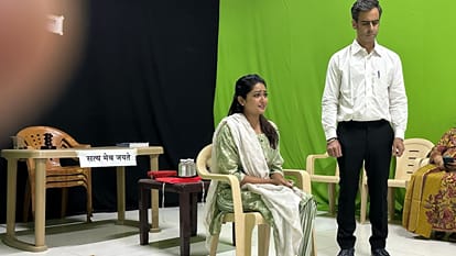 Yatri celebrates world Theatre day 2025 with Akhilendra Mishra Dinesh Gupta Pankaj Shukla Apna Adda