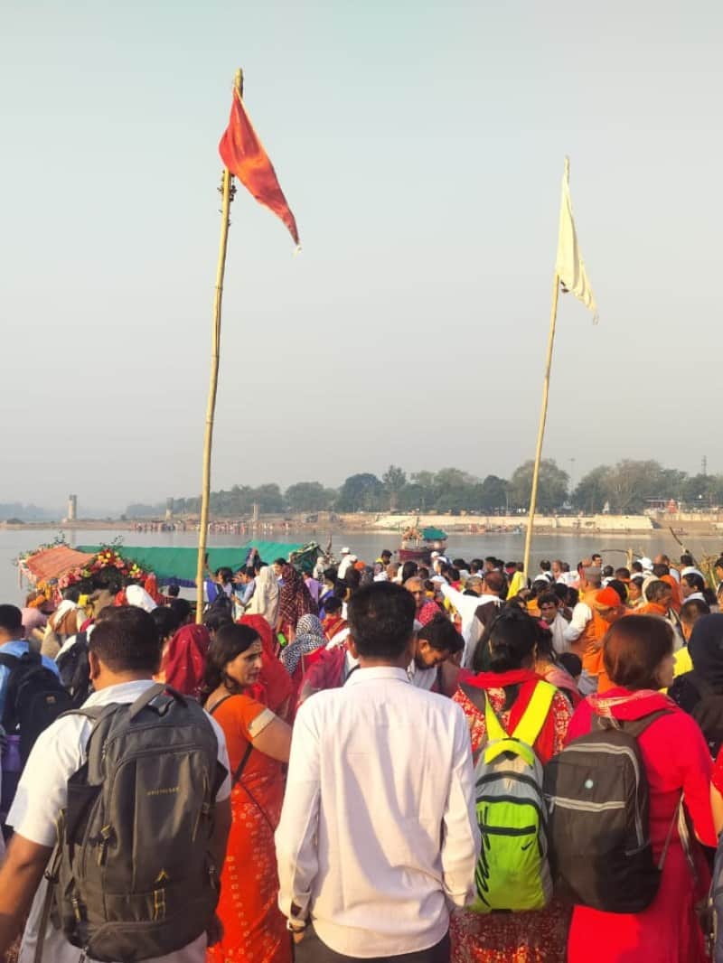 मंडला में मां नर्मदा उत्तरवाहिनी परिक्रमा में दिख रहा भक्तों का उत्साह