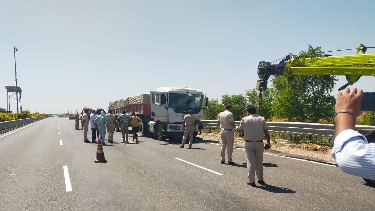 Tragic accident in Mahendragarh: Truck hits a canter parked on roadside on NH152D from behind, 2 died on spot