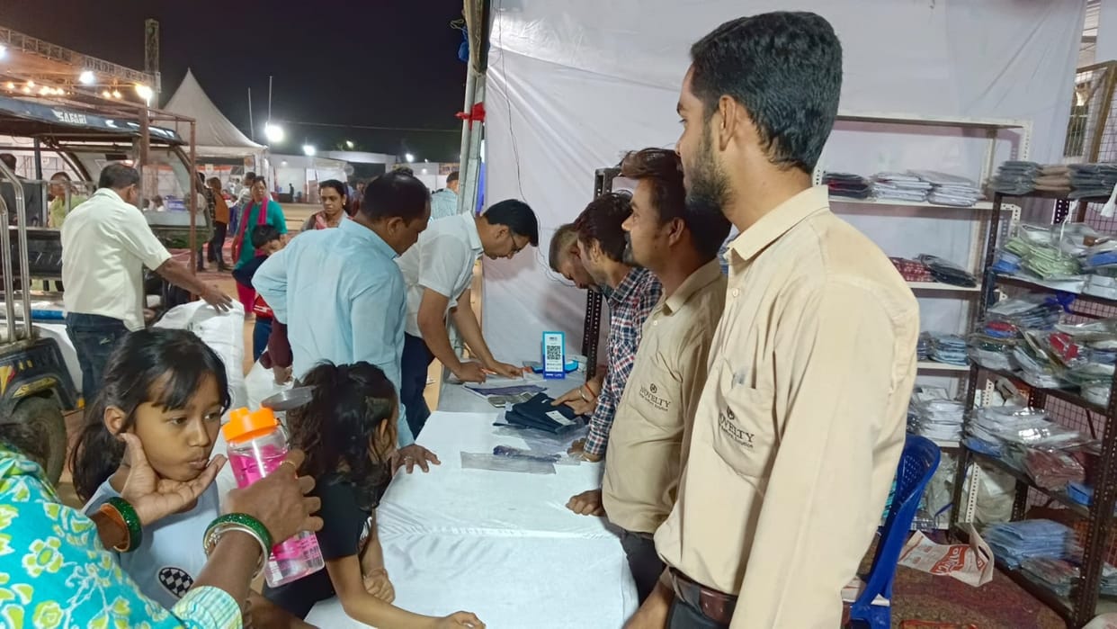 Jabalpur News: NCERT and CBSE course books are available in the book fair, crowd of parents gathered