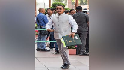 राज्य मंत्री कीर्ति वर्धन सिंह
