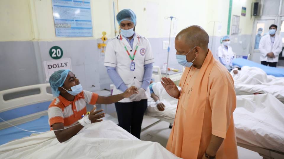 CM Yogi reached Lokbandhu Hospital and enquired about health of sick children of Nirvana Sanstha