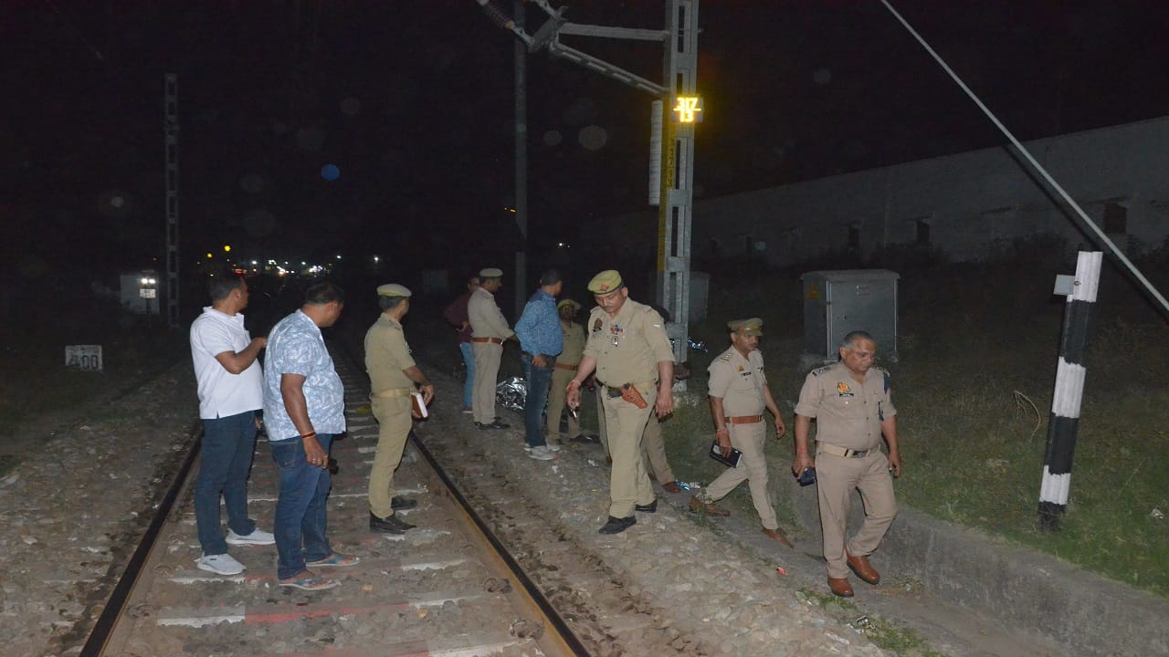 teen girl returning with her family by train the monster gave her a lifelong injury in bareilly