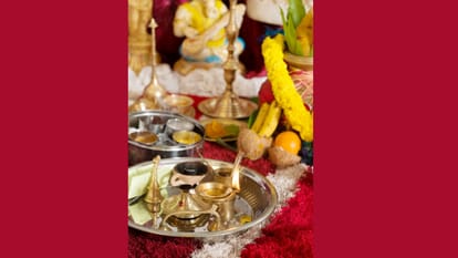 Surya Grahan 2025 Know how to Clean House and temple after Solar Eclipse in hindi