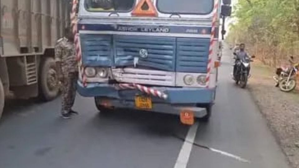Three people died in a road accident in Kondagaon