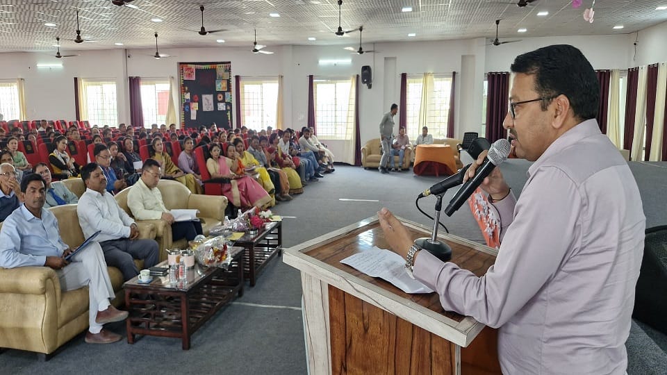 If private schools in Haldwani city act arbitrarily the district administration will take strict action agains