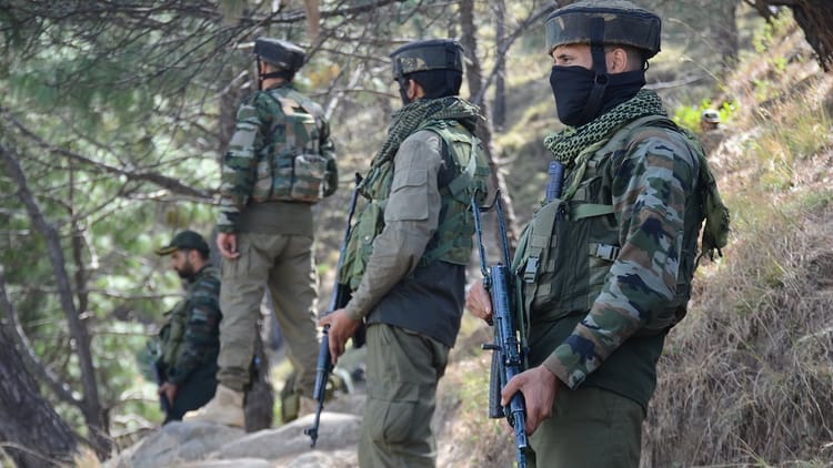 Encounter Continues In Kulgam, Security Forces Cordoned Off The Area To Eliminate Terrorists – Amar Ujala Hindi News Live