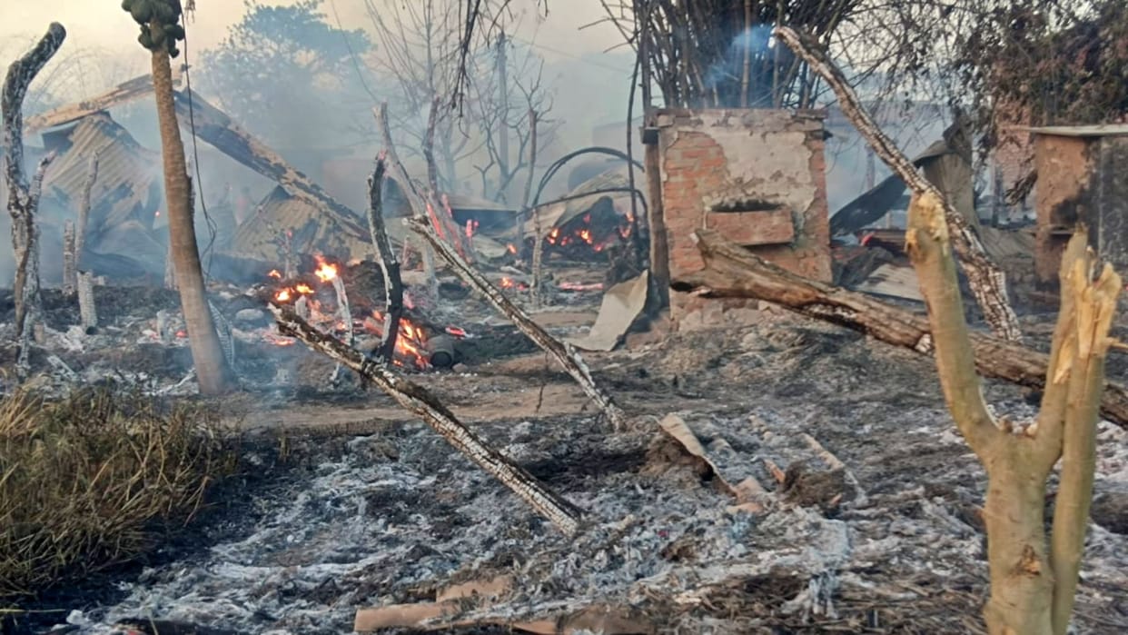 Bettiah News: 60 houses burnt in fire caused by gas cylinder explosion, many villagers also burnt