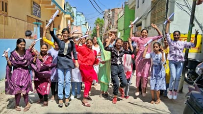 मैट्रिक परीक्षा में मुजफ्फरपुर की छात्राओं ने मारी बाजी