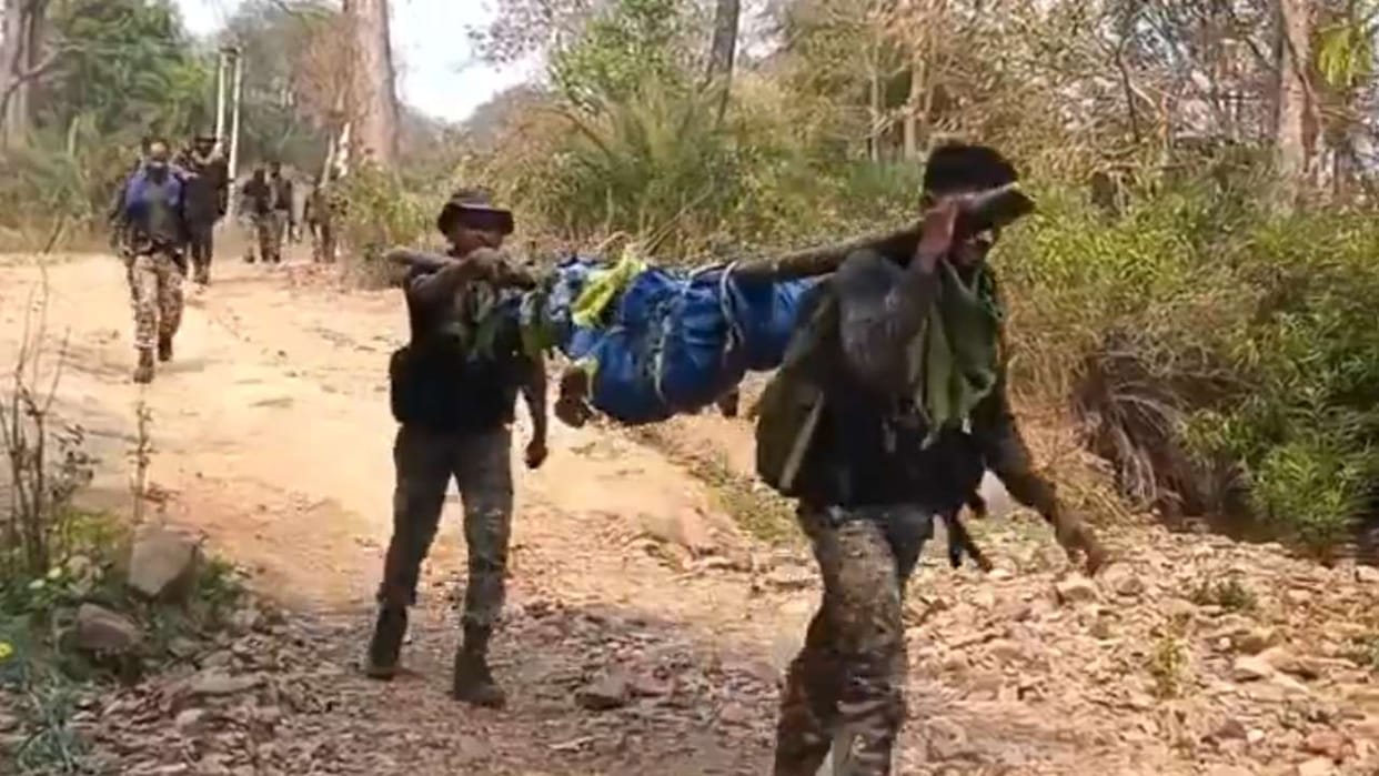 Sukma Naxal Encounter: Encounter between security forces and Naxalites, Two Jawans Injured News in Hindi