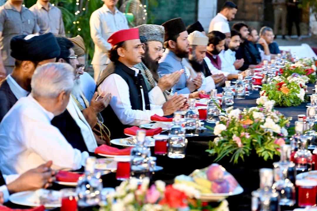 UP: Akhilesh Yadav wishes Navratri, attended Roza Iftar party; Sanjay Singh attacked BJP