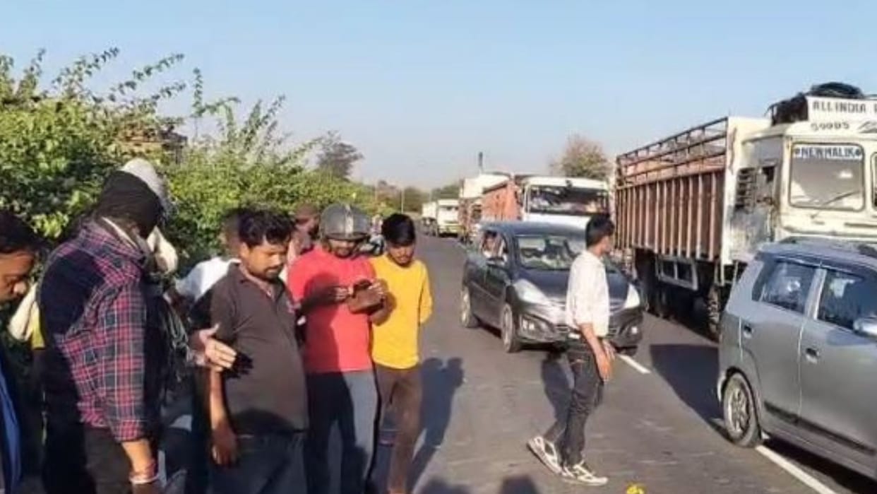 Mother of two children dies in Bhadohi Tragic accident crossing road