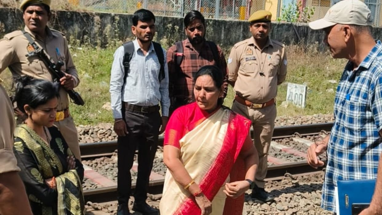 Bareilly Girl Case member of the State Women Commission visited the crime scene