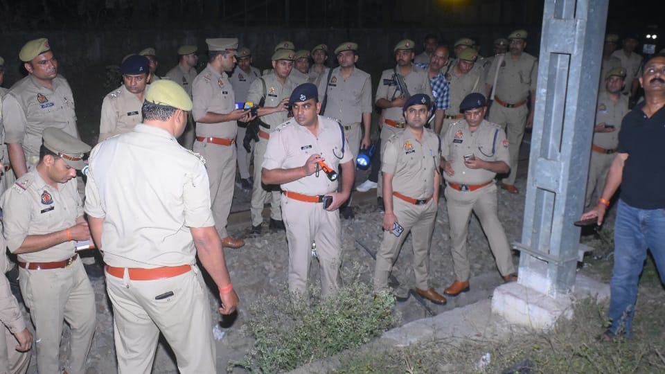 UP News Rape victim father filed a case identity of culprit got stuck due to GRP negligence in bareilly