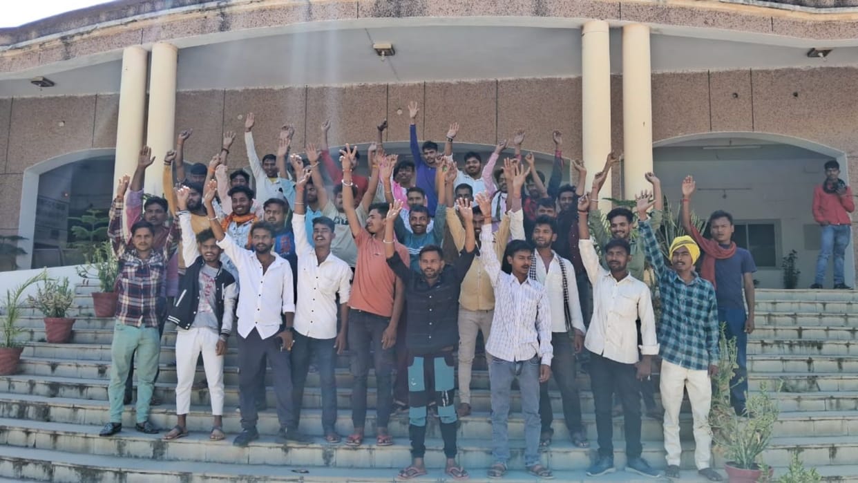 CNG tempo drivers protest accuse traffic police of harassment