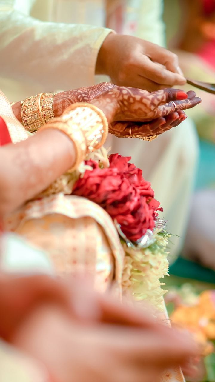 10 years of love affair daughter-in-law caught with lover in-laws got her married