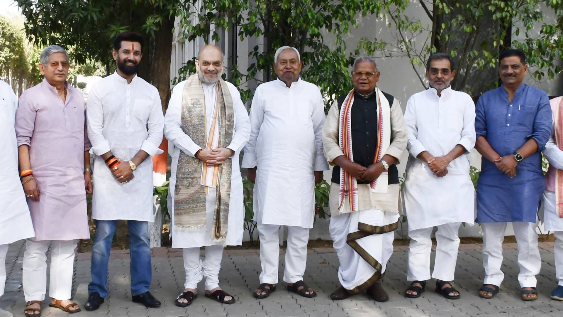 सीएम आवास में अमित शाह के साथ NDA टीम (फाइल फोटो)