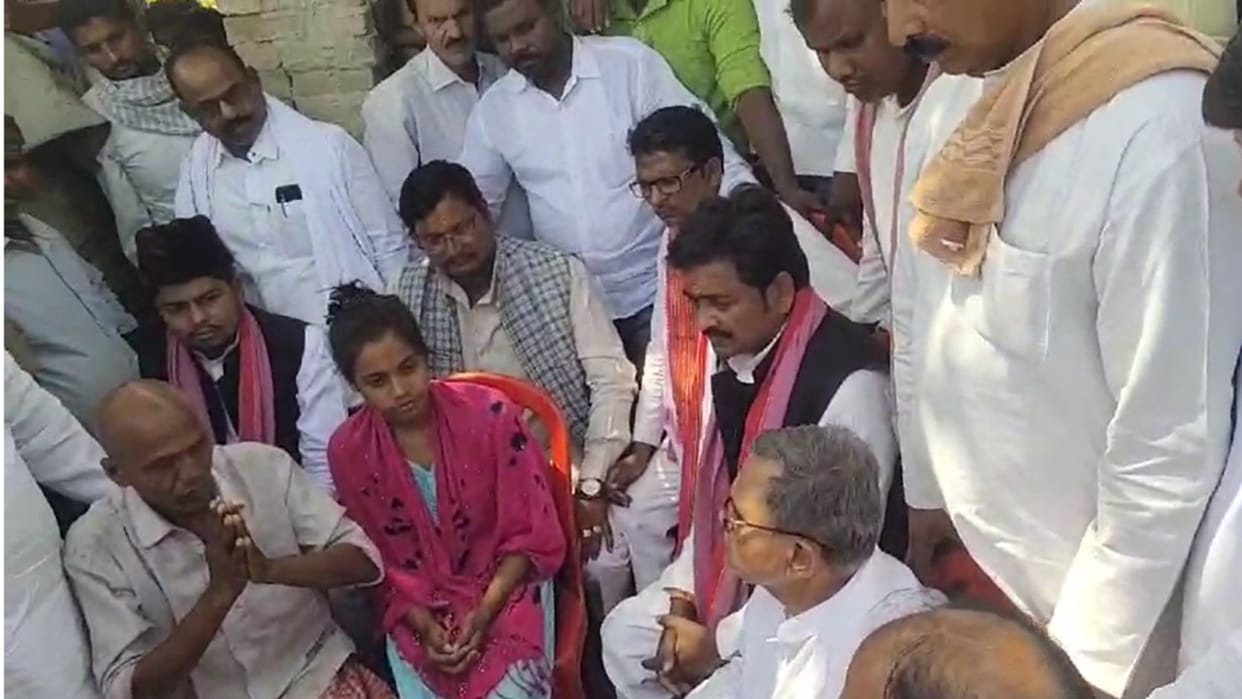 Case of Pooja Chauhan death SP delegation reached the house of the deceased
