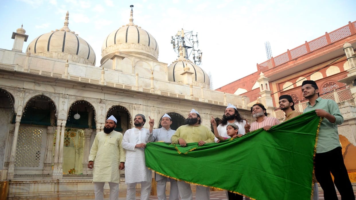 Eid moon seen in Bareilly Eid prayers will be held at 10:30 am in Idgah