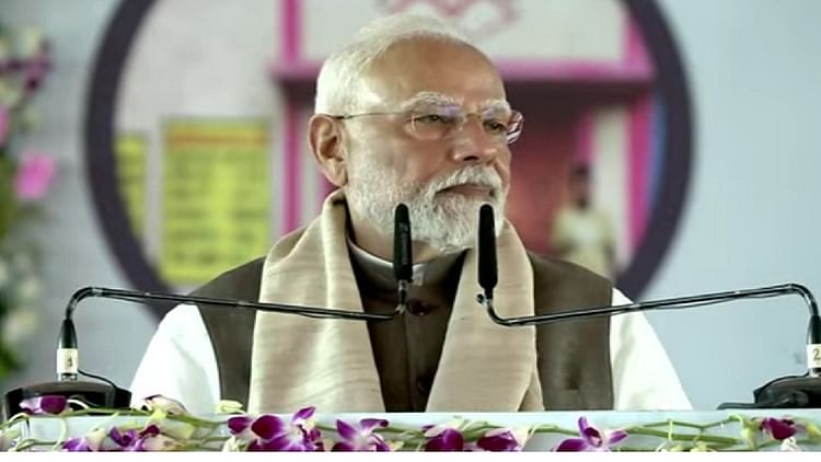 PM Modi in Chhattisgarh Live: पीएम मोदी का कांग्रेस पर हमला, बोले- मन और मस्तिष्क में बेईमानी, प्रदेश को लूटा
