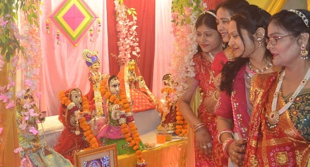 Chaitra Navratri starts today Maas court is decorated Crowd of devotees gathered cheers resonated in temples