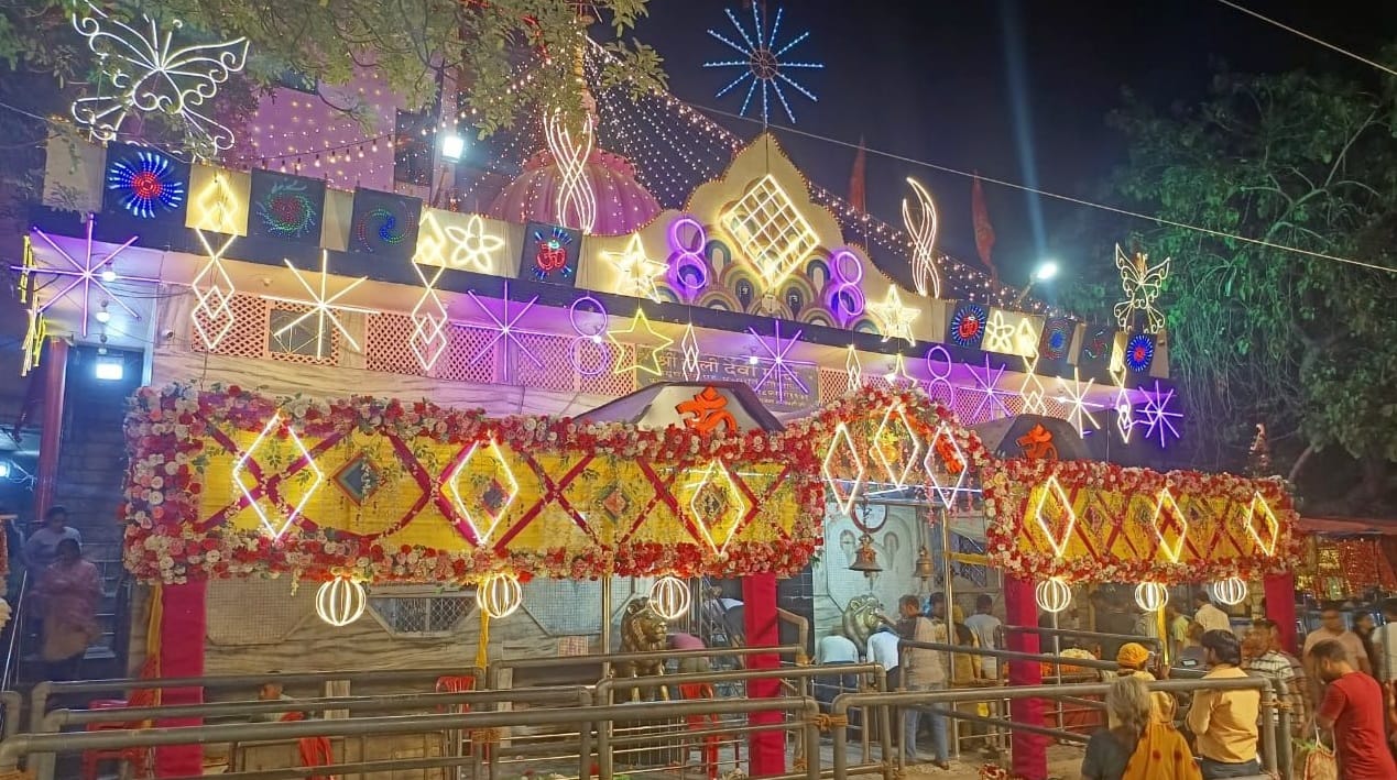 Chaitra Navratri starts today Maas court is decorated Crowd of devotees gathered cheers resonated in temples