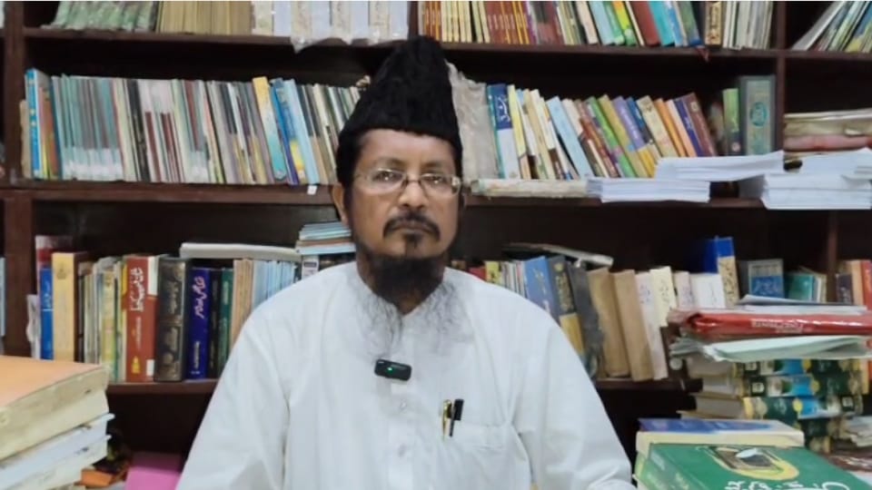 Maulana Shahabuddin Razvi appeals Do not offer Eid namaz on streets follow the government guidelines