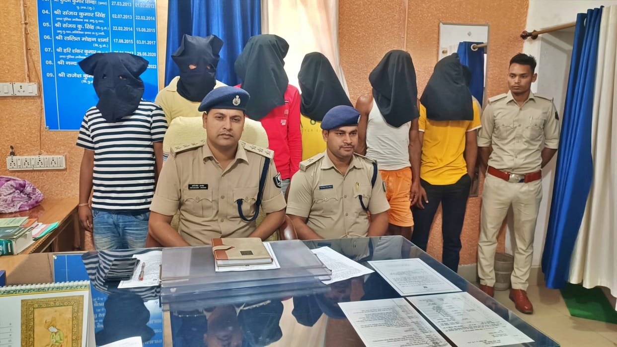 Munger: 10 people including 5 women arrested in stone pelting case on police over arrest of absconding accused