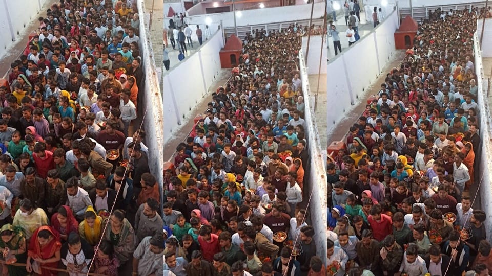 Chaitra Navratri 2025: Worship of Maa Shailputri on first day, queue of devotees in temples of Moradabad