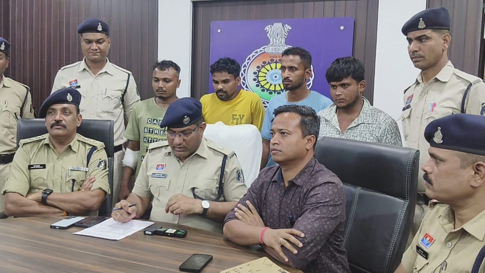 Tapan Sarkar henchmen killed a gangster four accused arrested in case in Durg