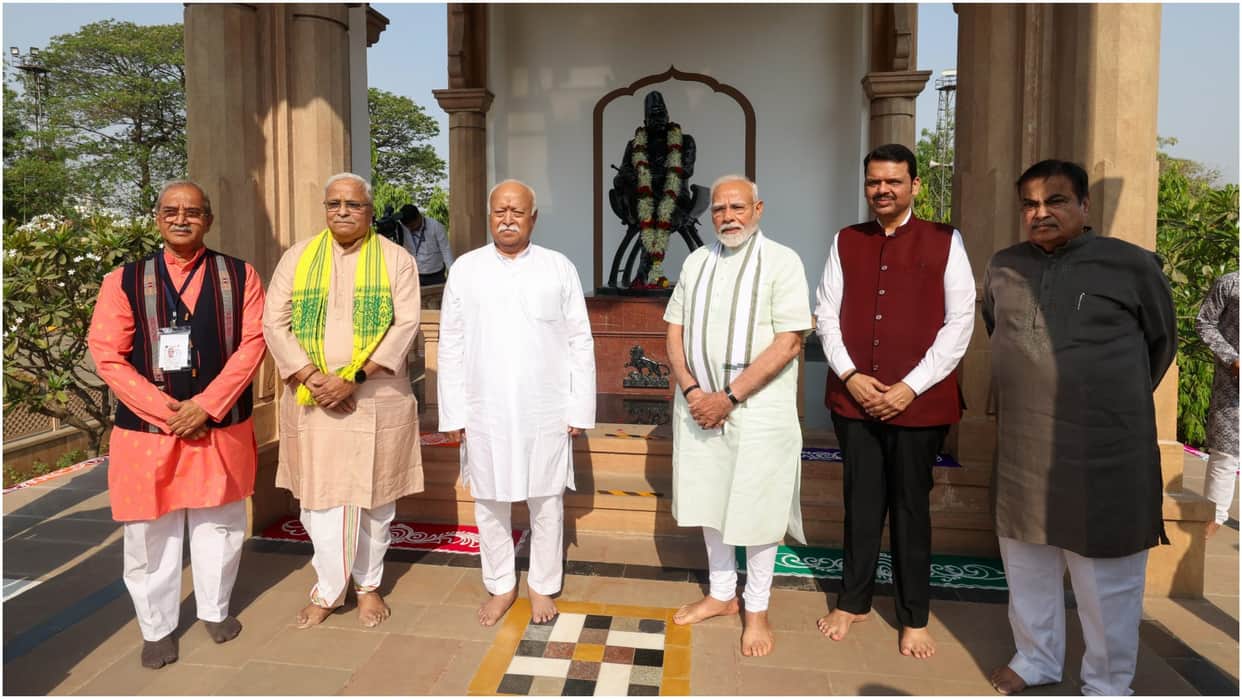 PM Narendra Modi Photos tribute to RSS founder Keshav Baliram Hedgewar at Smruti Mandir in Nagpur