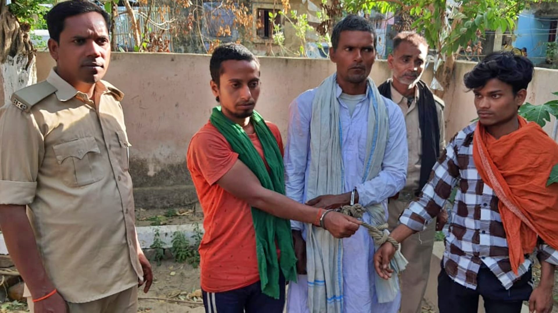 पुलिस ने तीन आरोपियों को किया गिरफ्तार
