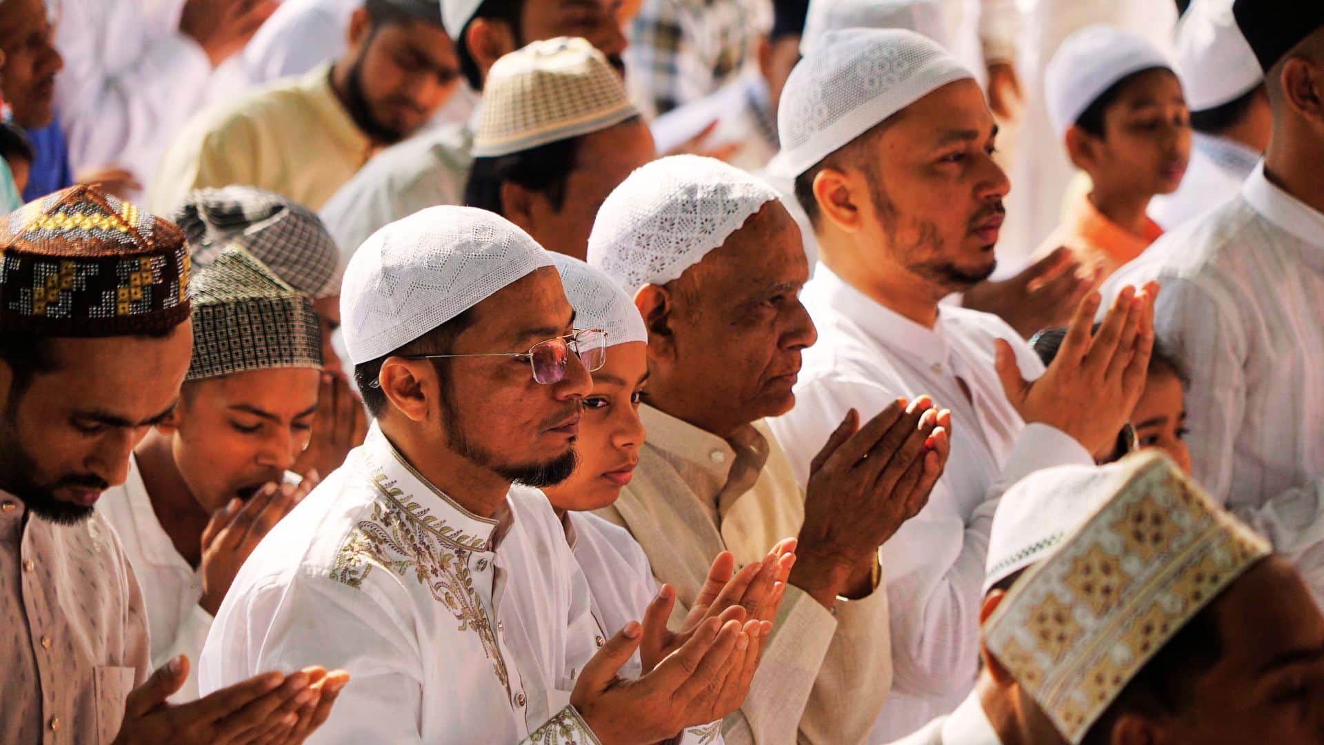 Eid 2025 and Ramadan month in varanasi prayers held in 12 Idgahs and 500 mosques