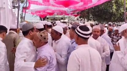 UP: Namaz was read in entire Awadh including Lucknow, prayers were offered for peace and tranquility; worship