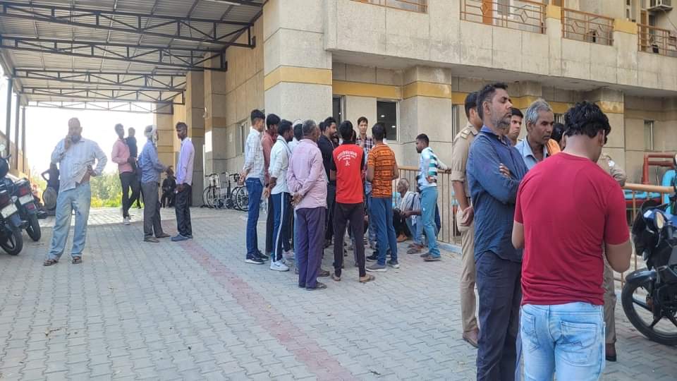 road accident happened near Nagla Sheikhu village on NH 34 of Khurja