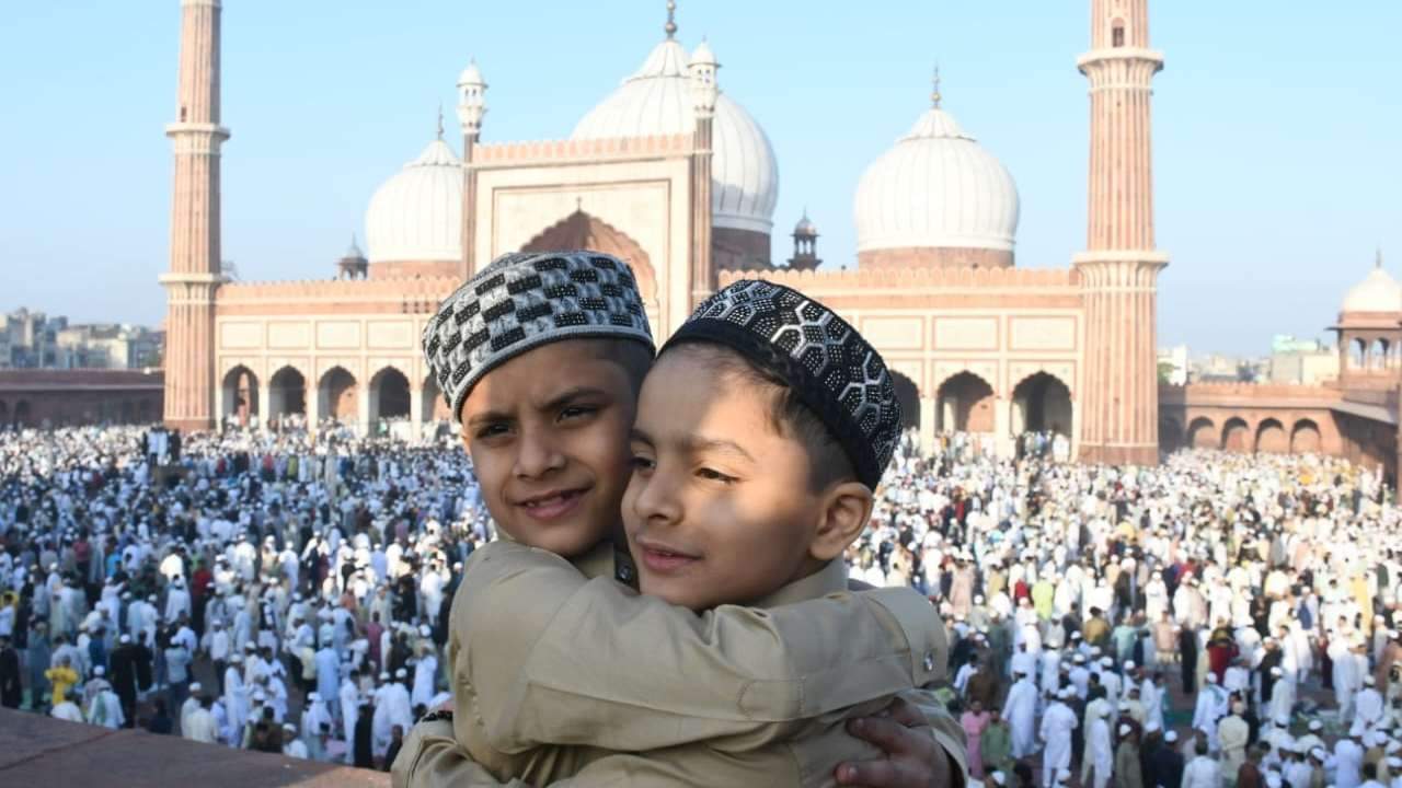 Namaz was offered at Delhi Jama Masjid see photos today