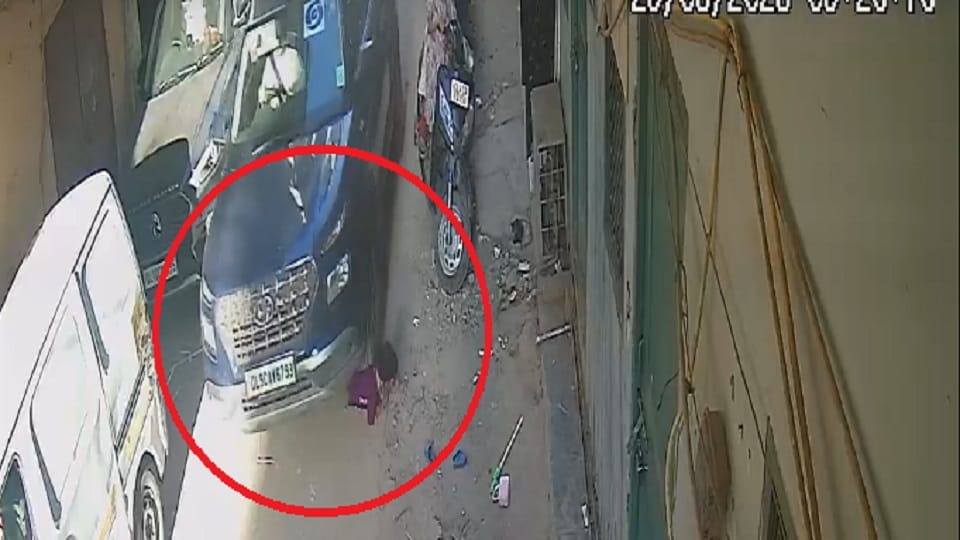 In Paharganj a minor boy ran over a two-year-old girl playing in street with his car death