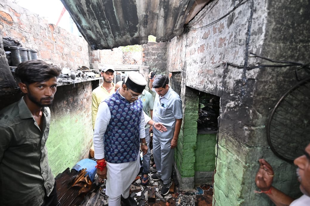 Bhopal: Fire broke out in Bhopal's Odia colony, fire brigade arrived 2 hours late, Minister Sarang reprimanded
