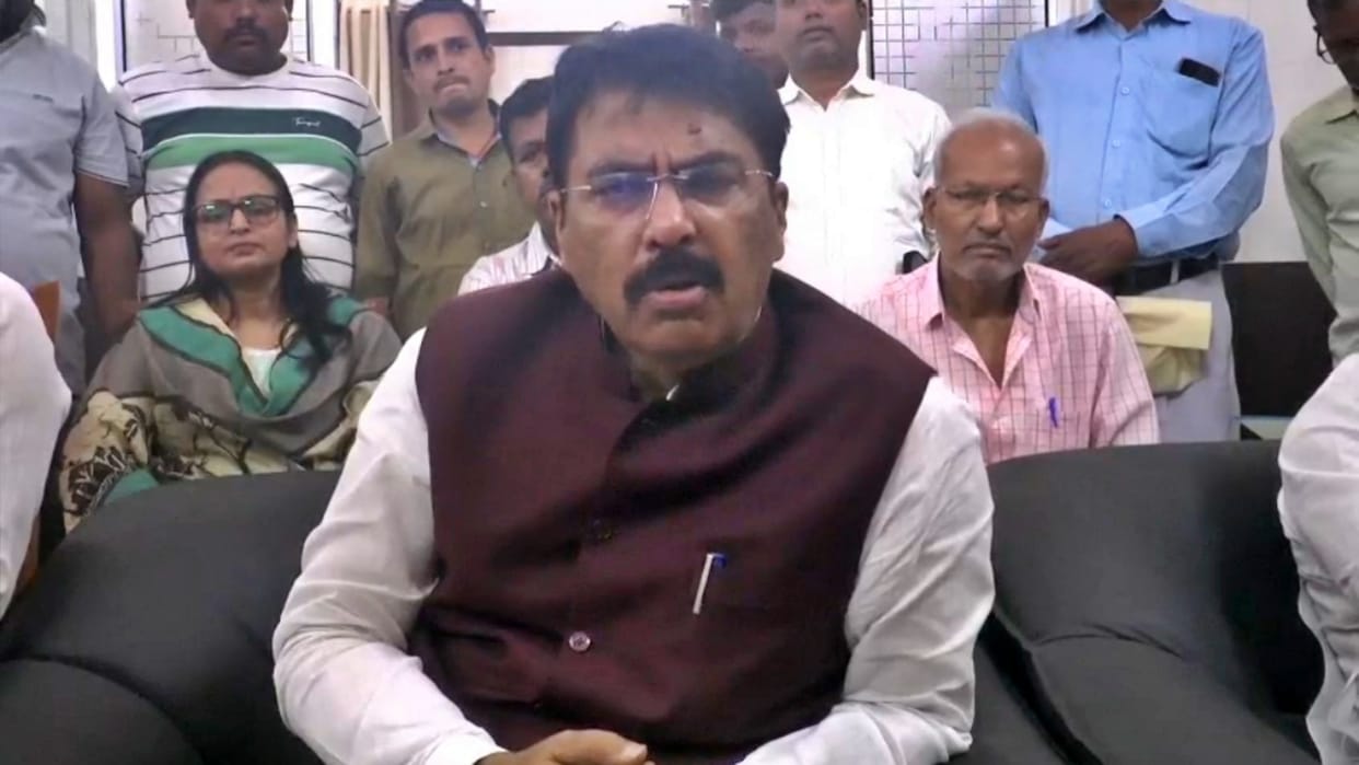 Bihar: Land Revenue Minister Sanjay Saraogi held a public hearing in Darbhanga, heard land related problems