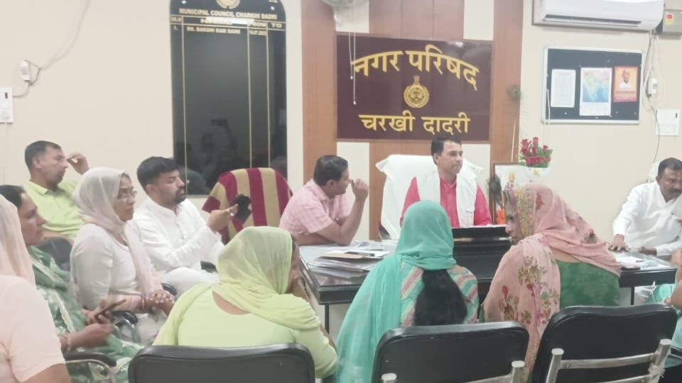 Ruckus in annual budget meeting in Charkhi Dadri Municipal Council