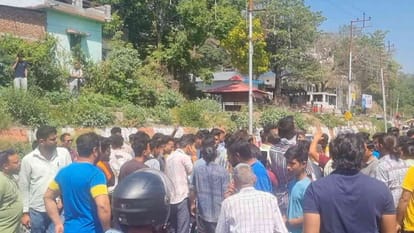 Protest against killing of protected animals People blocked road near Raipur Chowk in Dehradun