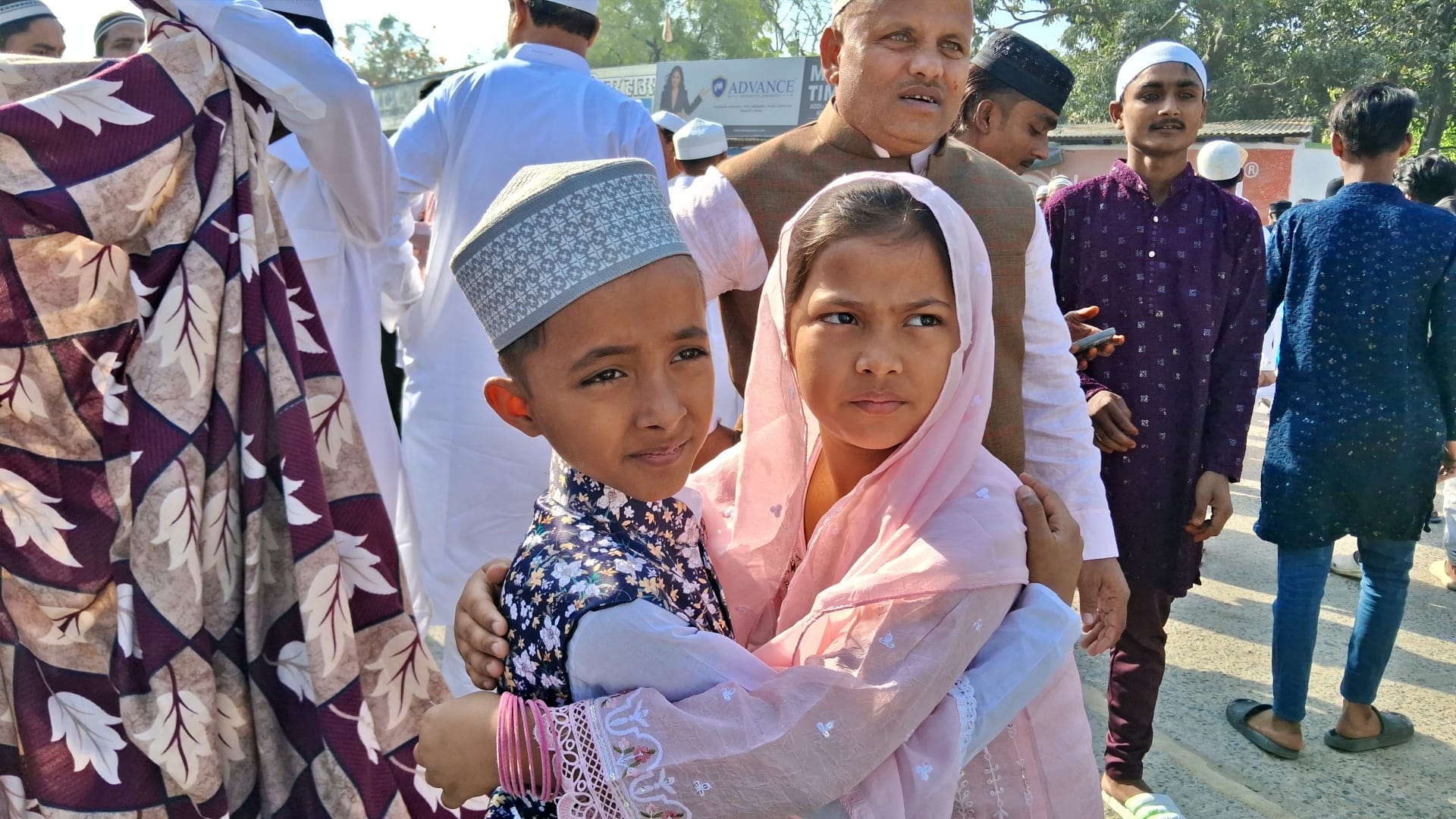 EID 2025: splendor of Eid seen in Muzaffarpur, a flood of Namazis gathered in Badi Idgah, prayed for peace