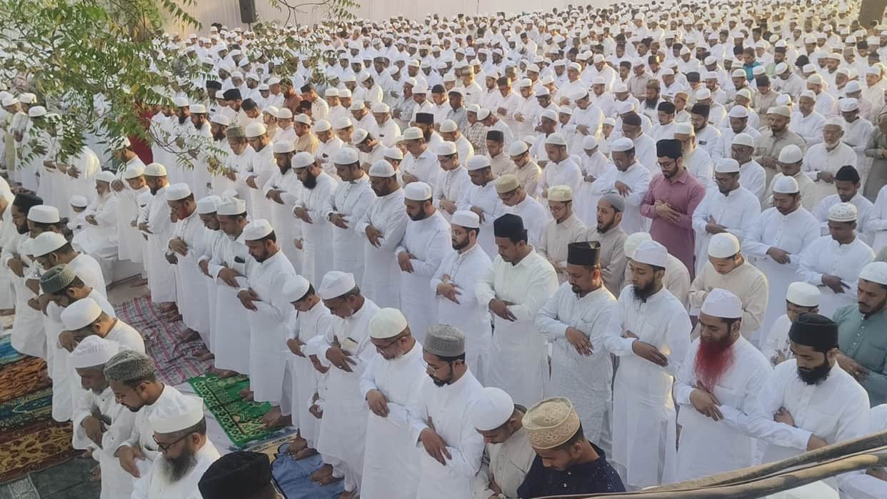 Eid 2025 Namaz offered in all mosques including Gyanvapi in varanasi