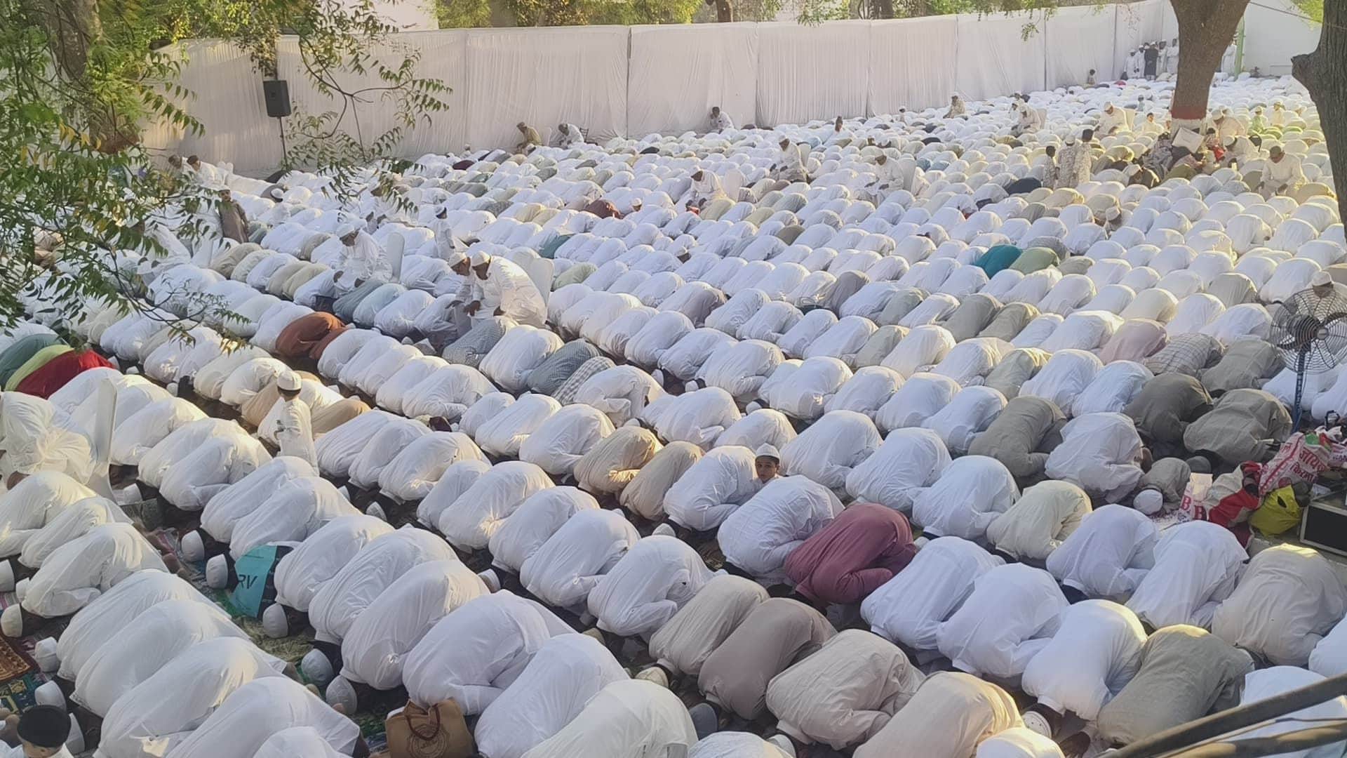 Eid 2025 Namaz offered in all mosques including Gyanvapi in varanasi