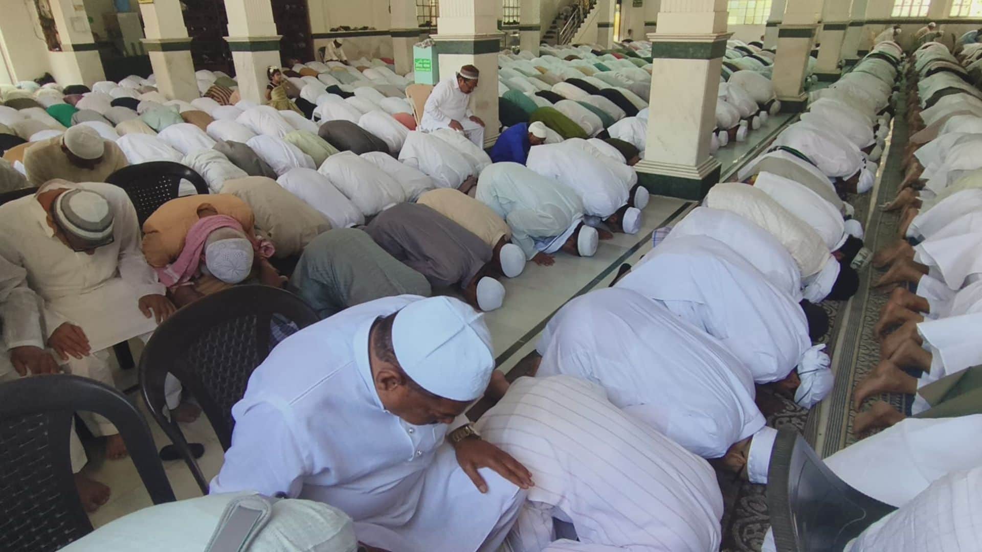 Eid 2025 Namaz offered in all mosques including Gyanvapi in varanasi